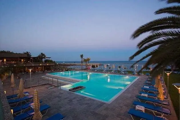 Crowne Plaza Limassol - Havuz