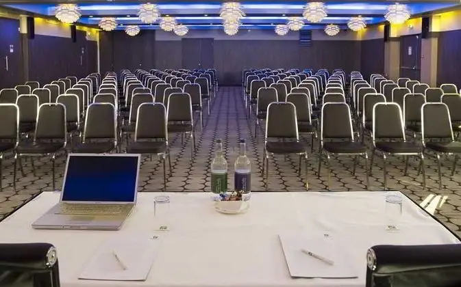 Crowne Plaza London - Kingston - İş / Konferans