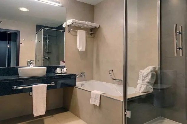 Crowne Plaza Madrid Airport - Oda