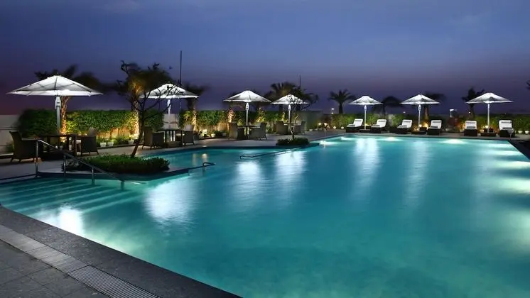 Crowne Plaza New Delhi Rohini, an IHG Hotel - Havuz