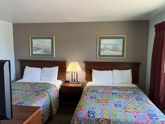 CROWS NEST INN TAWAS