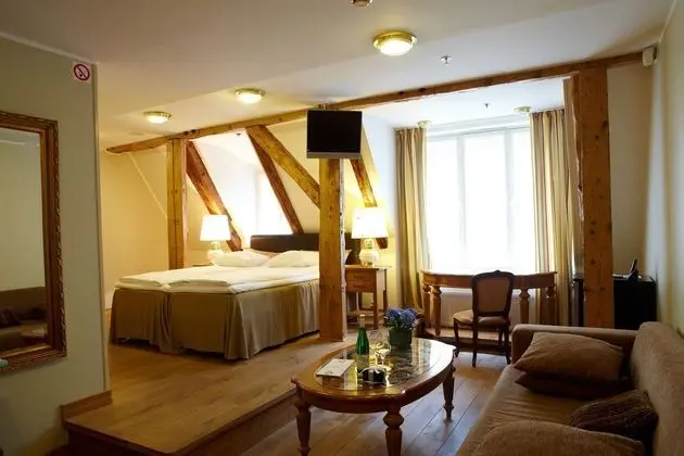 Cru Hotel And Restaurant - Öne Çıkan Resim