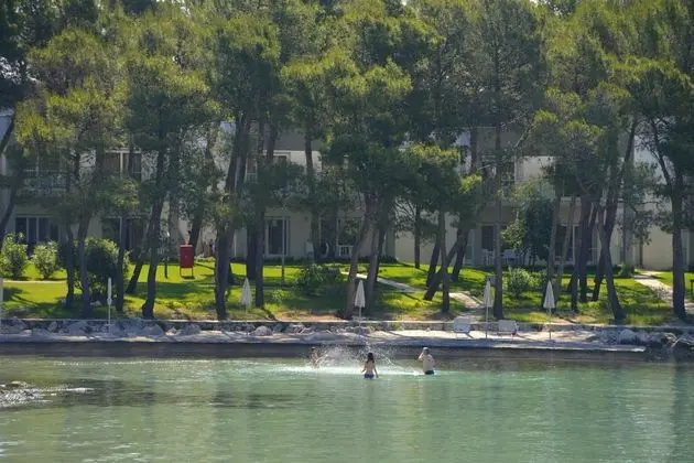 Crvena Luka Apartment & Villas - Plaj