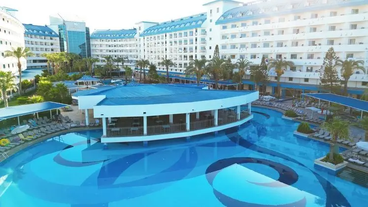 Crystal Admiral Aqua Collection - Öne Çıkan Resim