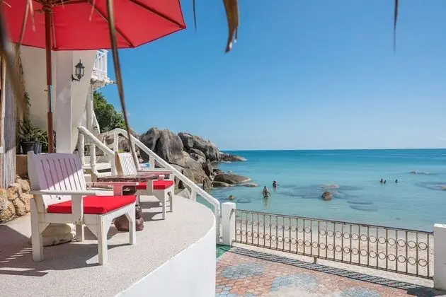 Crystal Bay Beach Resort - Plaj