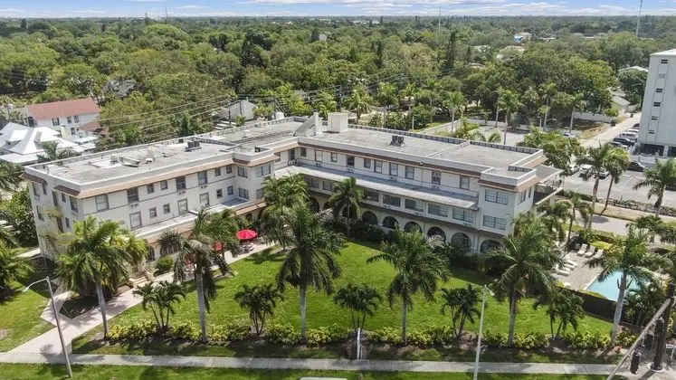 Crystal Bay Hotel - Dış Mekan