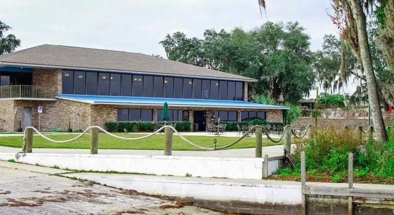 Crystal Cove Riverfront Resort