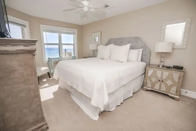 Crystal Dunes Beach Resort by Panhandle Getaways - Oda