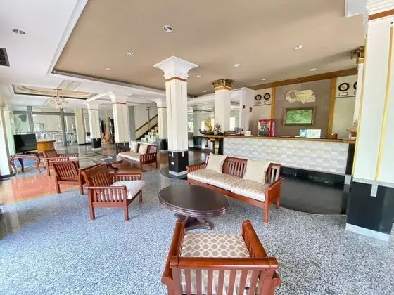 Crystal Hotel - Lobi