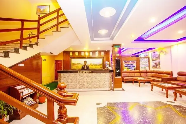 Hotel Crystal Palace - Lobi