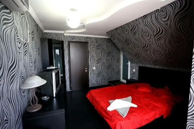 Crystal Palace Hotel