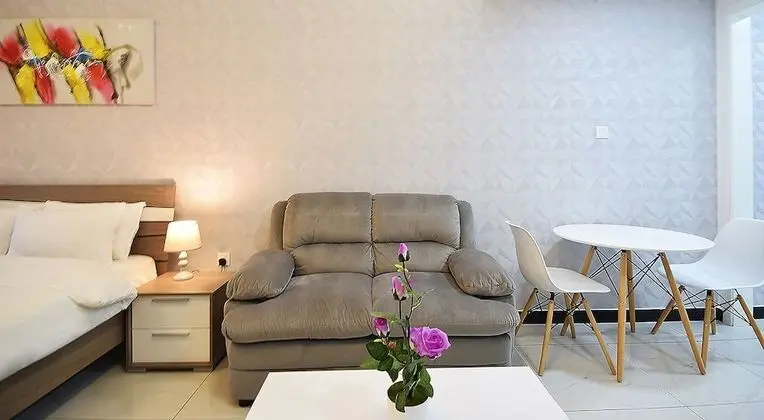 Crystal Residence - Oda
