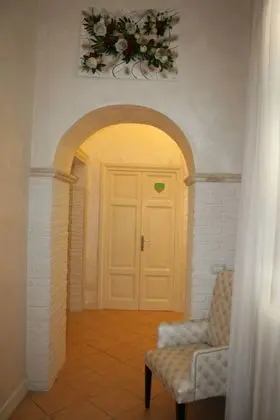 Crystal Rhome Guest House - Lobi