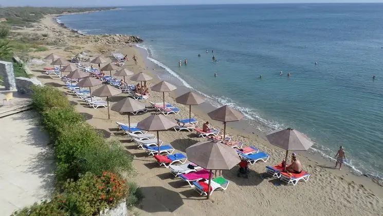 Crystal Rocks Holiday Resort - Plaj