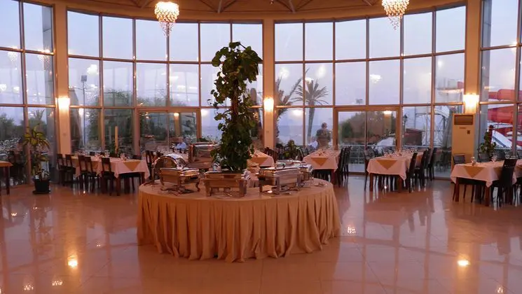 Crystal Rocks Holiday Resort - Yeme / İçme