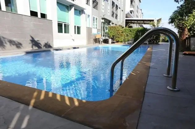 Crystal Suites Suvarnabhumi Airport - Havuz