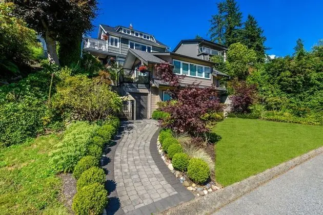 Crystal's View Bed & Breakfast