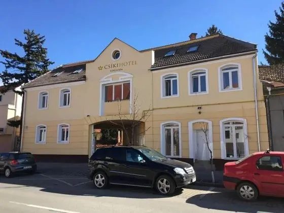 Csiki Hotel