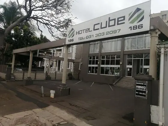 hotel cube