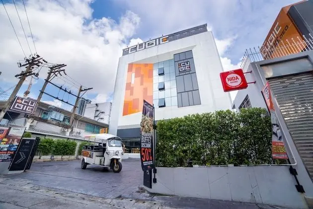 Cubic Bed Pratunam - Hostel - Dış Mekan