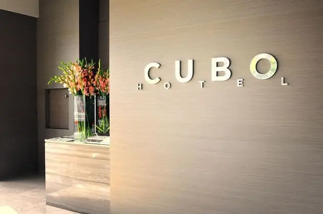 Hotel Cubo - Lobi