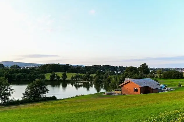 Cuddfan Lodge on a Gorgeous Private Lake - Dış Mekan