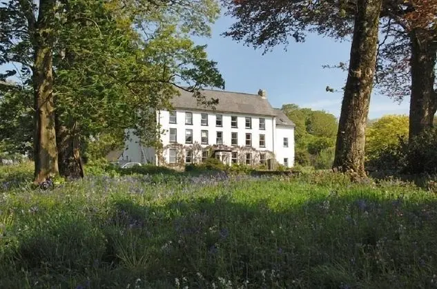 Cuffern Manor