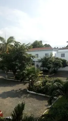 Cul-De-Sac Crib