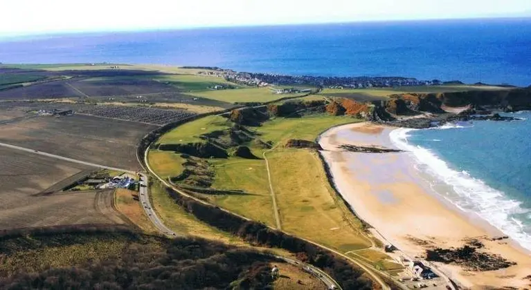 Cullen Bay Hotel