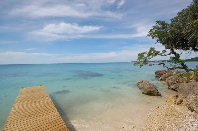 Culloden Cove, 5BR by Jamaican Treasures - Plaj