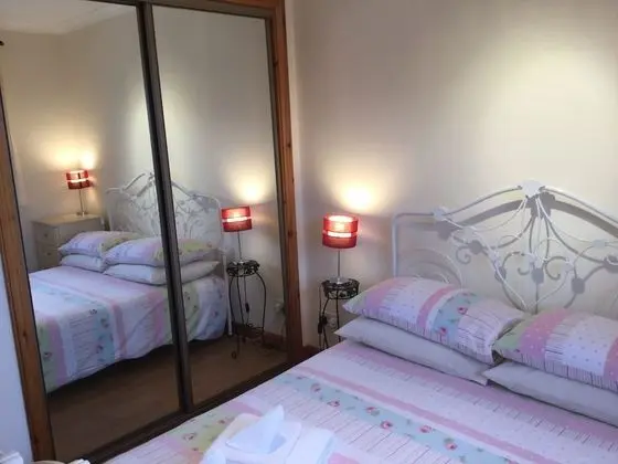 The Culloden is a Comfortable two Bedroom Apartment That Sleeps Four Adults - Oda