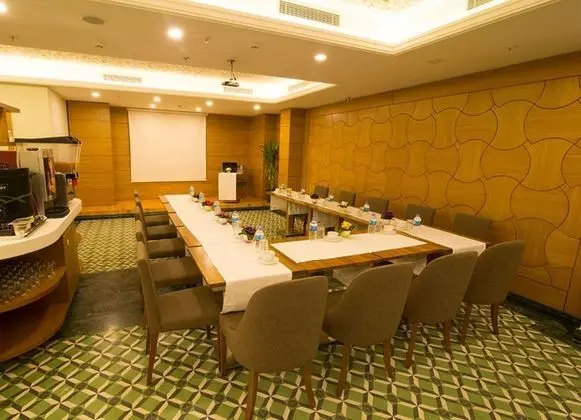 Cumbalı Plaza - Toplantı Odası