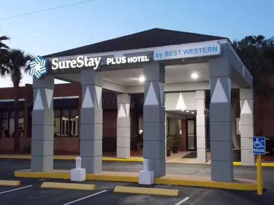 Cumberland Inn & Suites
