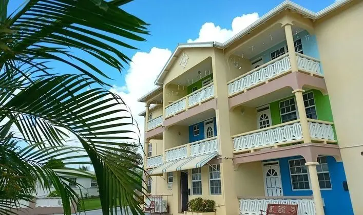 Cumber's Tropical Apartments