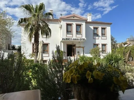Cunda Alibey Han Otel