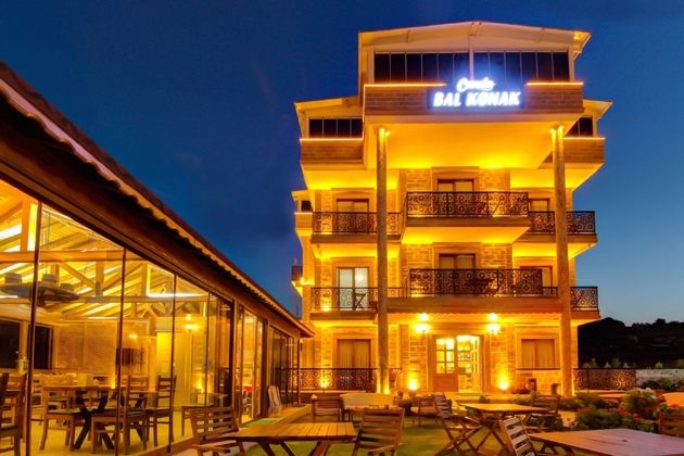 Cunda Balkonak Otel - 1