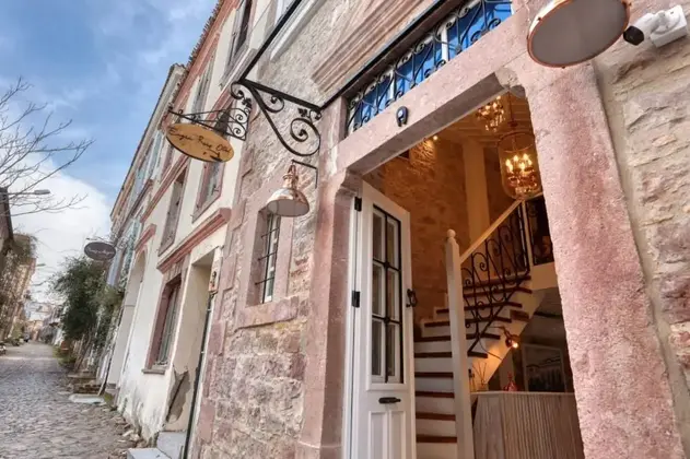 Cunda Engin Reis Otel