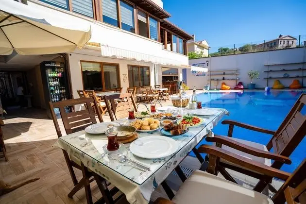 Cunda Giritlioğlu Otel Adult Only +12 - Yerinde Yemek