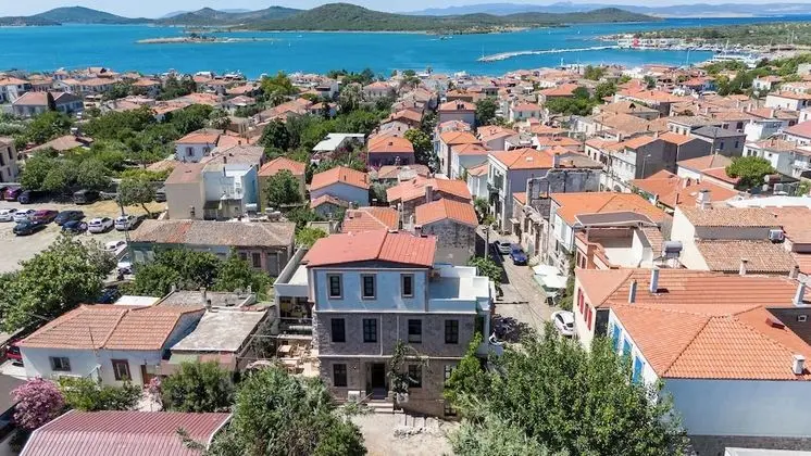 Cunda Mahmut Bey Konağı