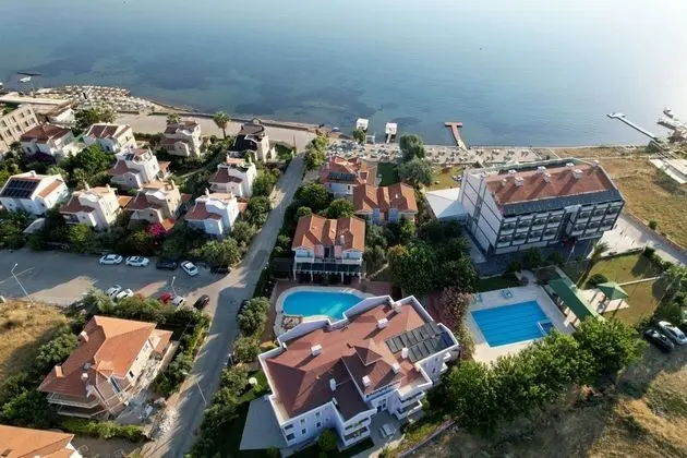 Cundavilla Hotel & Suites