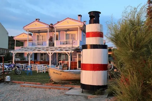 Cundavilla Hotel & Suites