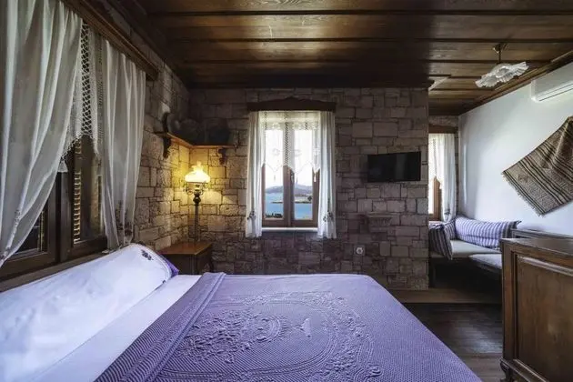 Cunda Taş Konak Hotel +12 - Oda