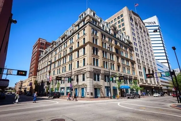 Curio Collection by Hilton The Cincinnatian Hotel
