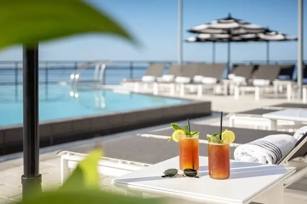 The Current Hotel, Autograph Collection - Havuz