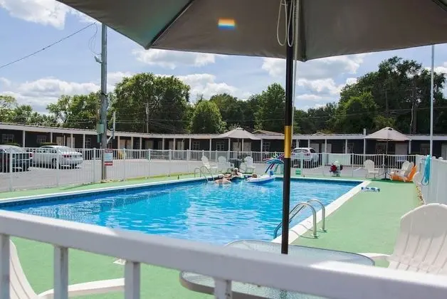 Current River Inn - 1