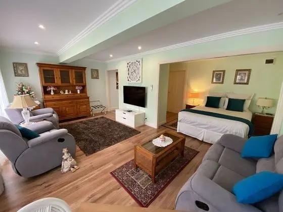 Curtis Falls Apartment - Öne Çıkan Resim