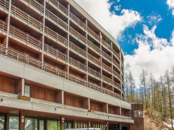 Cushy Apartment in Cervinia near Supermarket - Dış Mekan