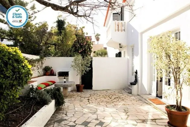 Cushy Apartment with garden in Estoril - Öne Çıkan Resim