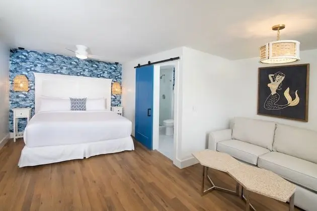 Custom House Inn