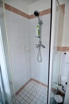 Cute Studio Apartment in Maroubra - Banyo Tipleri